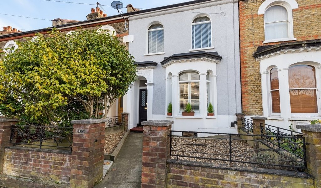 East London Estate Agents Petty Son and Prestwich